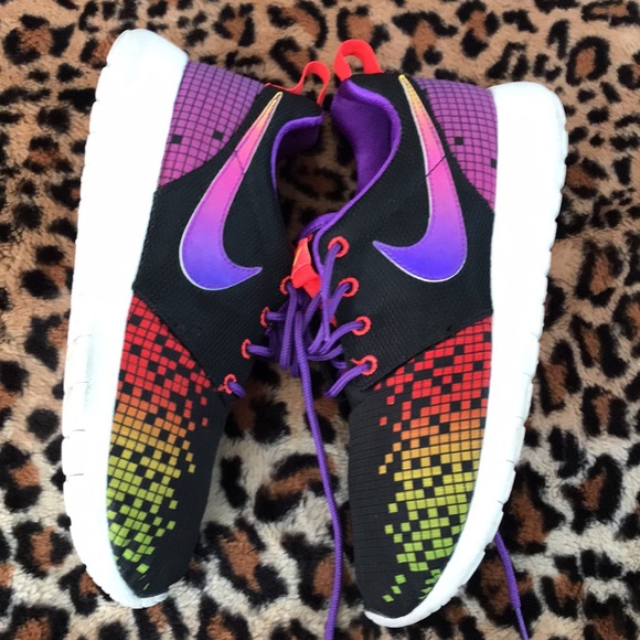 Nike 6.5 youth tennis shoe worn once - Picture 5 of 5